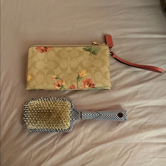 Never used Coach Floral Wristlet in Beige and Coral - Picture 3 of 7